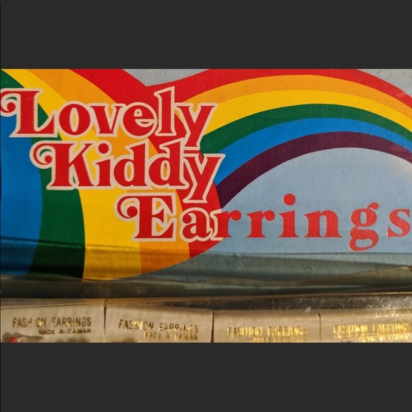 Vintage New Earrings Elephant Panda Cockatoo - Picture 2 of 3